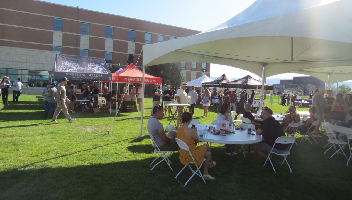 A sparsely populated Beer Fest hosted during Parent's Weekend.
If it were the same weekend as Homecoming, it could have been a lot more lively.