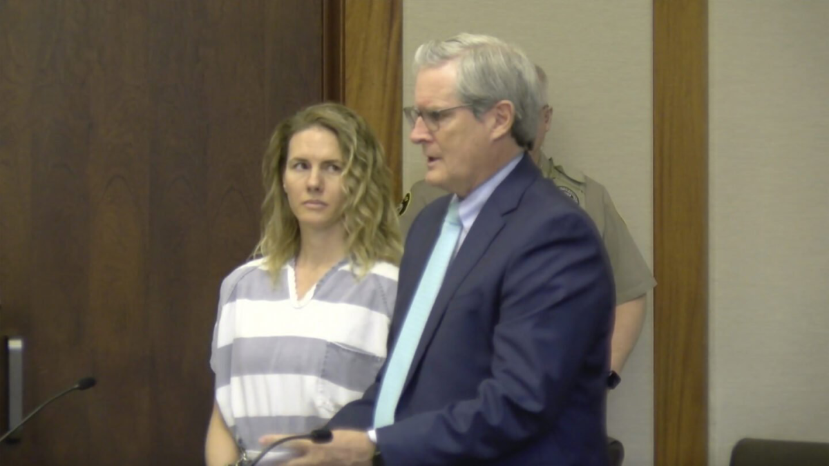 Ruby Franke and attorney, LaMar Winward, during the Dec. 18, 2023 hearing.
//Image courtesy if WABE.org