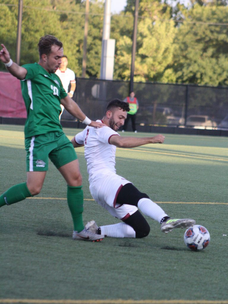 Abary returns to help CMU get first road win